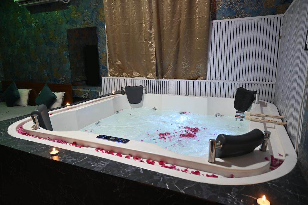 Aventra Spa Aventra jacuzzi Image