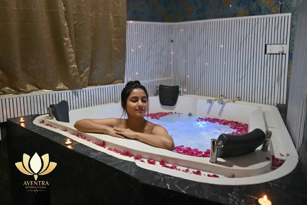 Aventra Spa Jacuzzi girl Image
